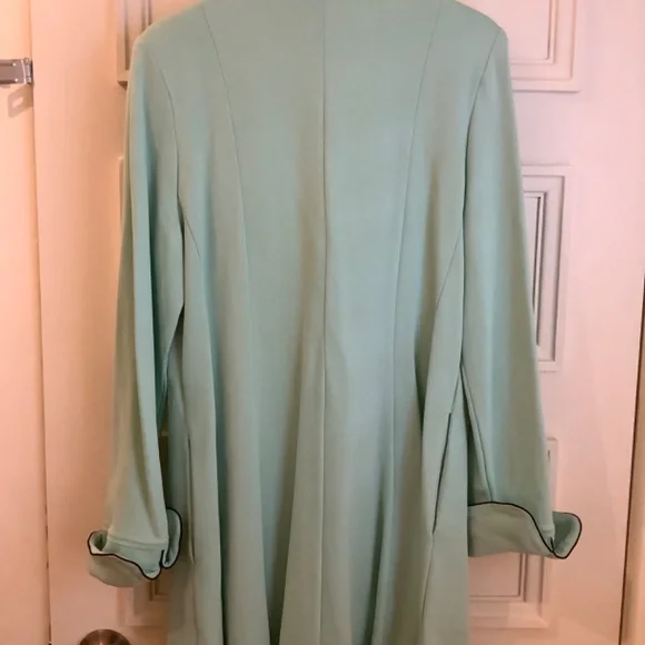 Ladies jacket - Picture 2 of 2